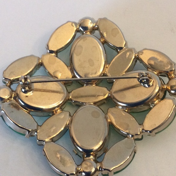 Vintage green rhinestone brooch - Picture 3 of 4